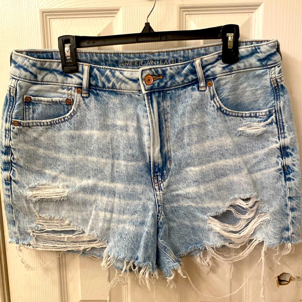 American Eagle denim shorts size 14 never worn